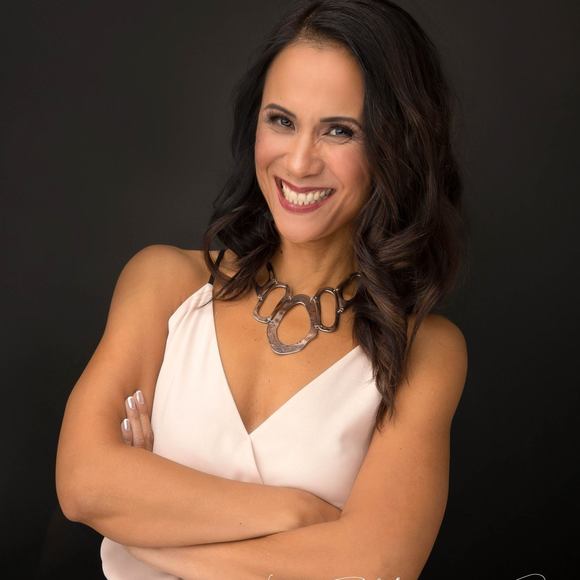 Meet your Posher, Lainie - Picture 1 of 1